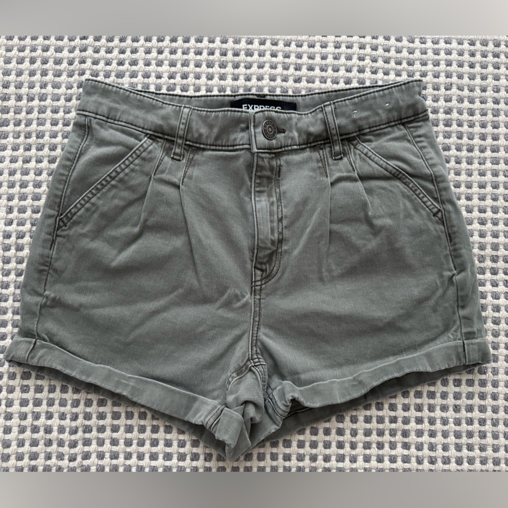 EXPRESS tailored fit, high waist, cuffed shorts